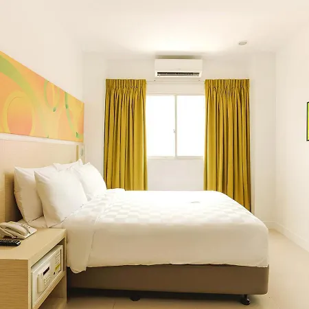 Go Hotels Ermita, Manila Exterior photo